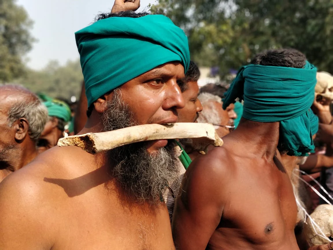 Govt Only Favours Industrialists: Rahul, Kejriwal at Kisan Rally