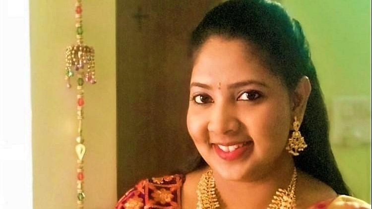 A Hyderabad-based anesthesiologist, Jaya Sree, killed herself by overdosing on pills late on 30 October night in Alwal in Hyderabad.