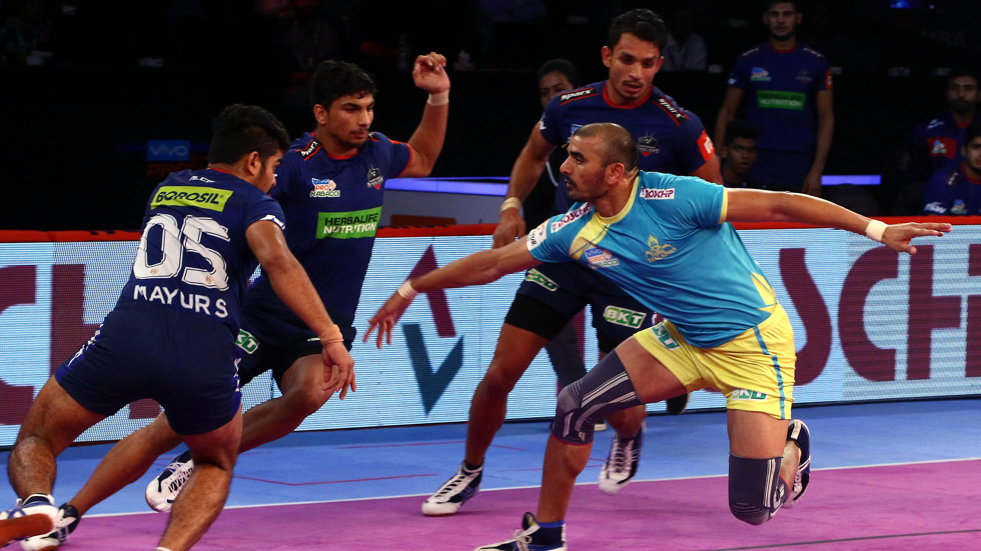 Haryana Steelers and Tamil Thalaivas played out a thrilling 32-32 tie in Inter Zone Challenge Week of the Pro Kabaddi.