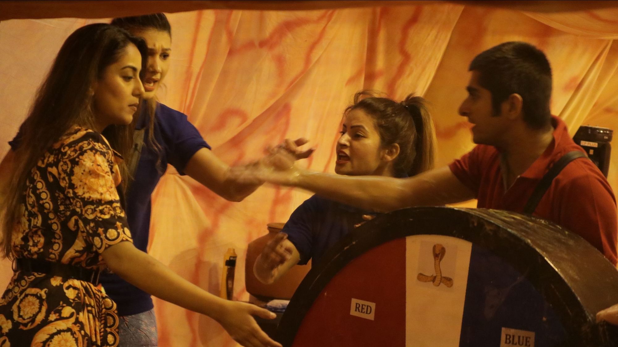The luxury budget task causes fights inside the Bigg Boss House.&nbsp;