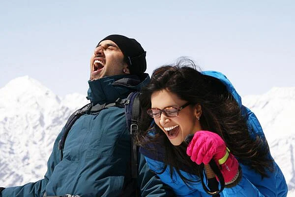Ranbir Kapoor and Deepika Padukone in a still from <i>Yeh Jawaani Hai Deewani</i>.