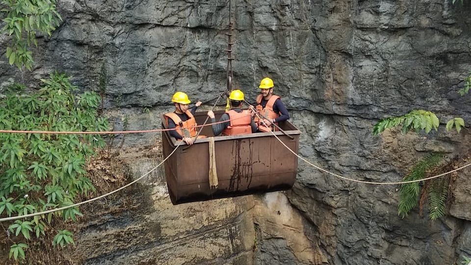 Rescue operations for the 13 miners got stuck inside an illegal rat-hole coal mine in Meghalays’s East Jainta Hills district, are underway.&nbsp;