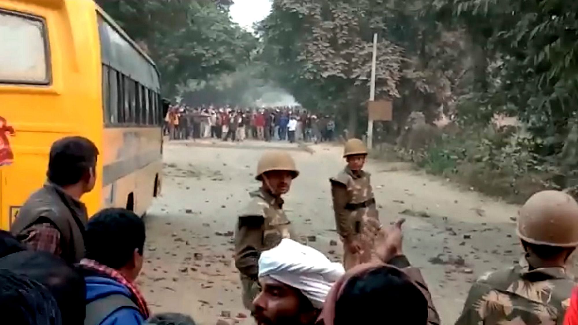 A protesting mob resorted to violence in Uttar Pradesh’s Ghazipur area.