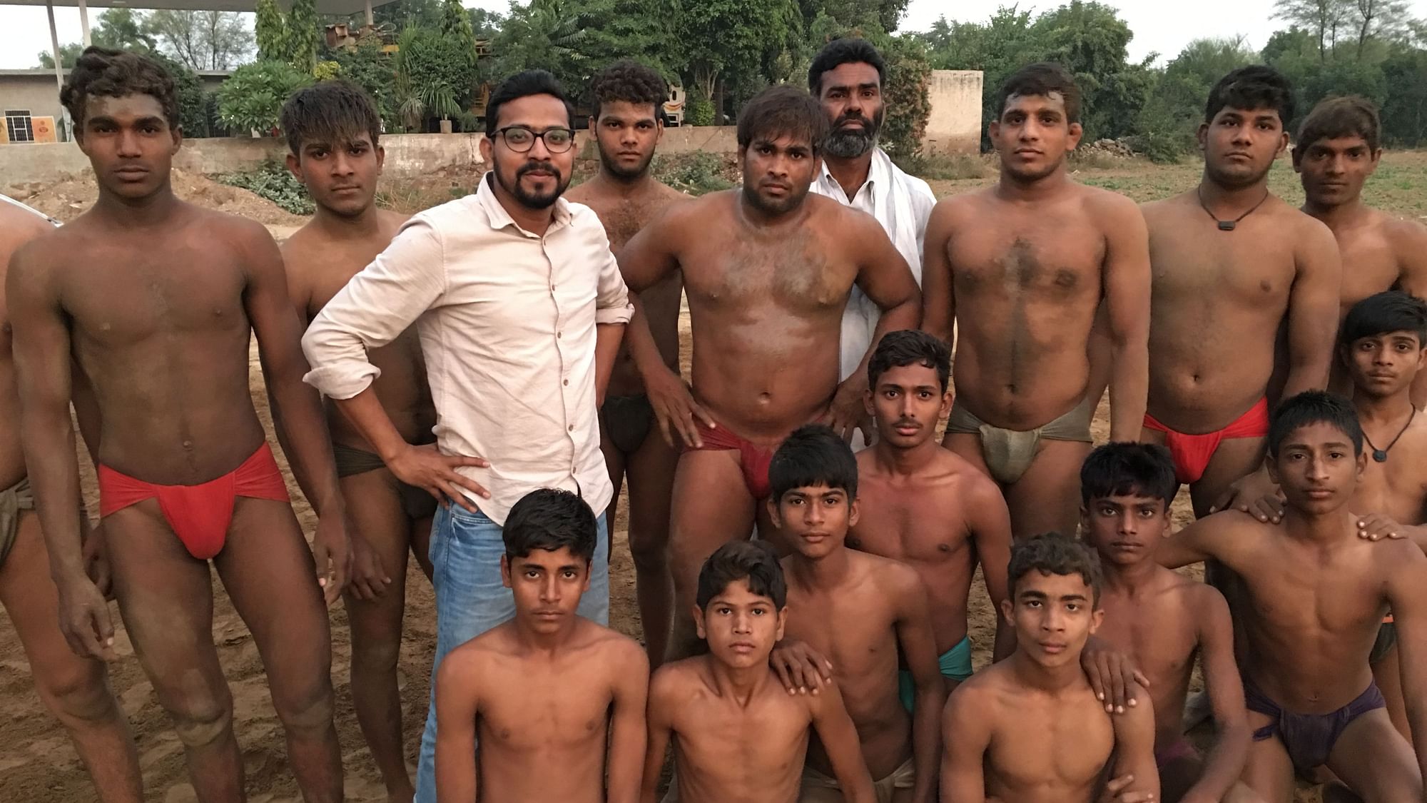 Who will the wrestlers of Alwar vote for?