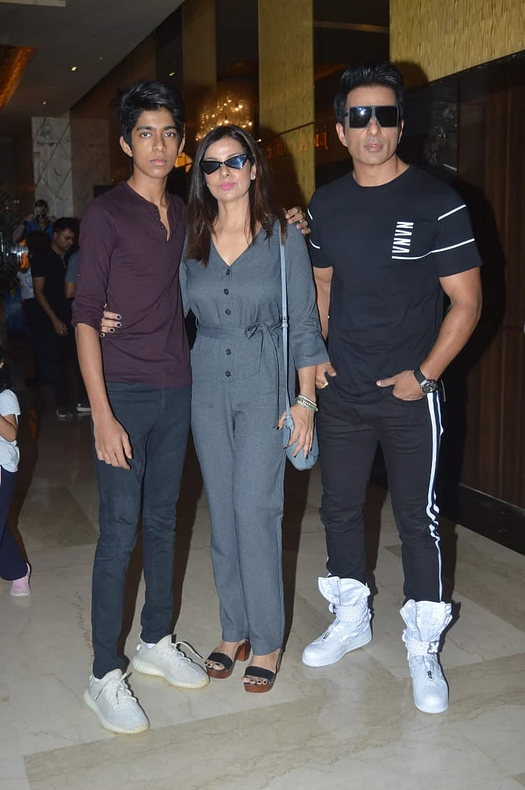 Sonu Sood with his family at the <i>Simmba</i> trailer launch.