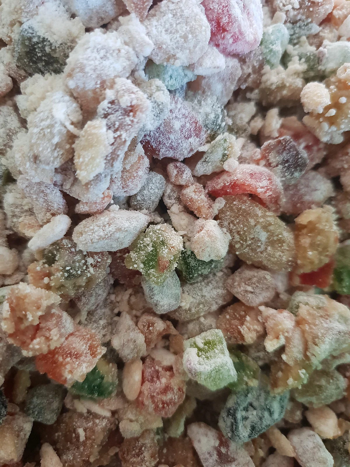 I chose a mix of orange peels, walnuts, cashewnuts, tutti-frutti, raisins, melon seeds (crushed coarsely), cherries, figs and some fresh dates.