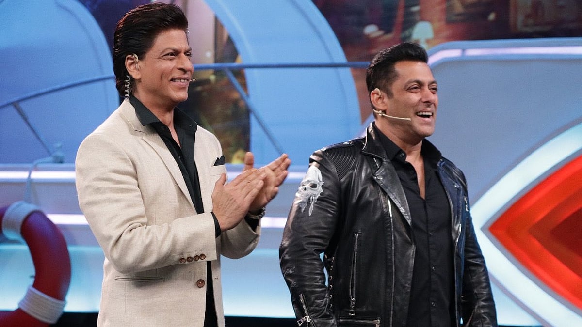 Bigg Boss 12 Weekend Ka Vaar Shah Rukh Salman Khan Entertain Vichitra jodi is the theme of this year's bigg boss. bigg boss 12 weekend ka vaar shah rukh