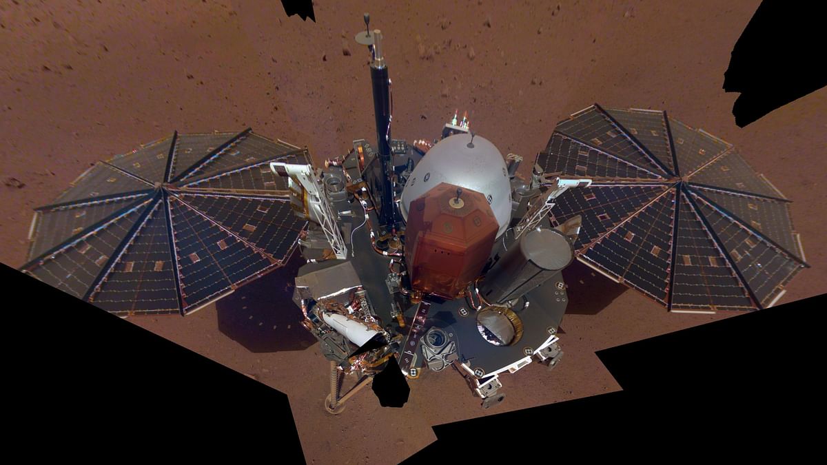 NASA Releases InSight’s First Selfie From Mars 