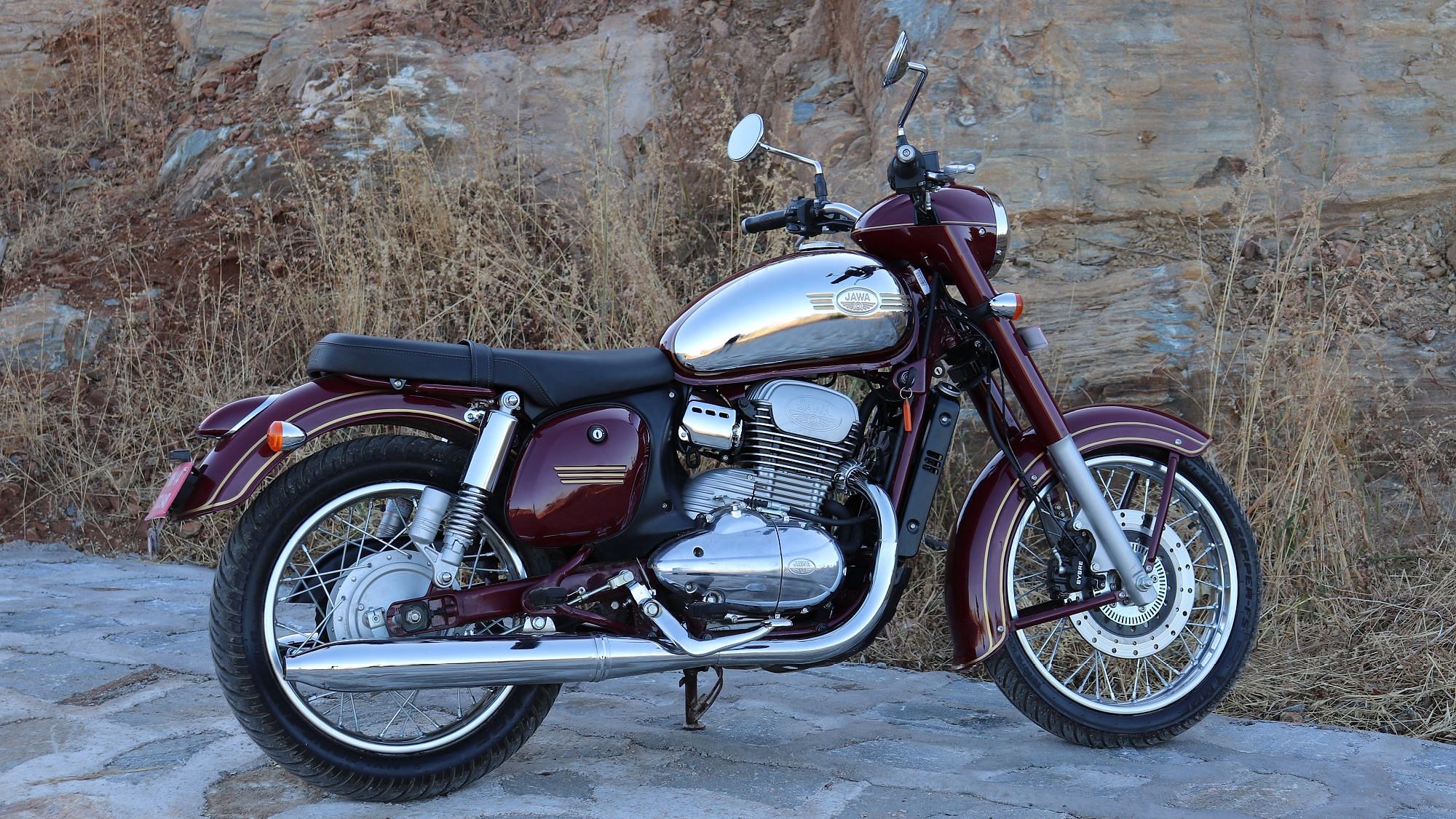 The Jawa (classic) is priced at Rs 1.64 lakh ex-showroom.&nbsp;