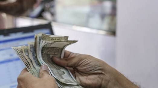 Rupee to be Asia's Worst Currency as Global Funds Steer Clear of India