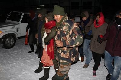 Sikkim: Indian Army has rescued 2,500 tourists who were stranded in heavy snow in an area between 17 Mile and Natu La along the Jawaharlal Nehru Marg near the China border in Sikkim on Dec 29, 2018. (Photo: IANS)