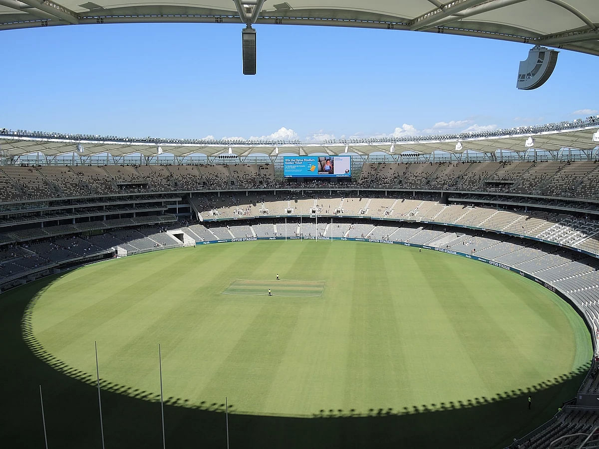 What can be expected as the iconic WACA Stadium gives way for the new Perth Stadium to make its maiden Test bow?