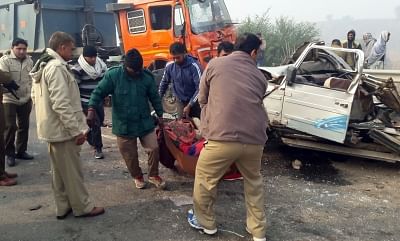 Jhajjar: Bodies being removed after eight persons, including seven women, were killed in a vehicle pileup due to dense fog on the Rohtak-Rewari highway near Haryana