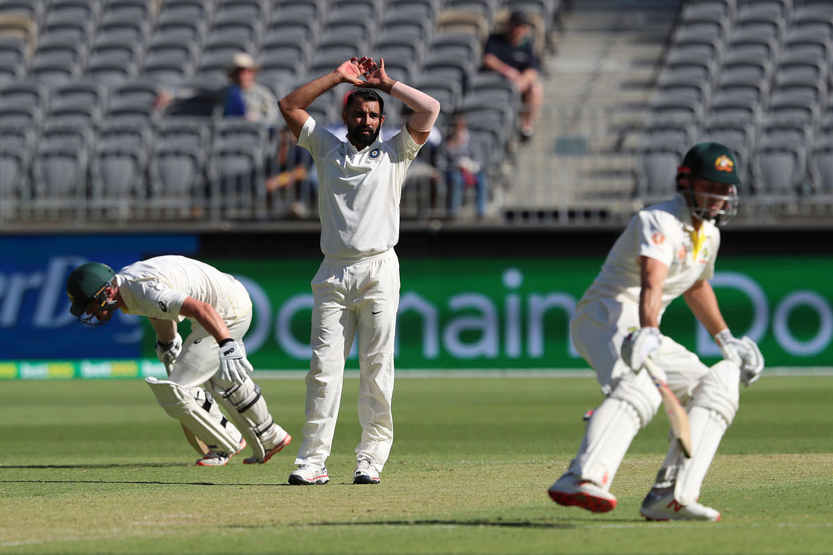 The visitors restricted Australia to 277/6 on the opening day of the second Test at Perth. 