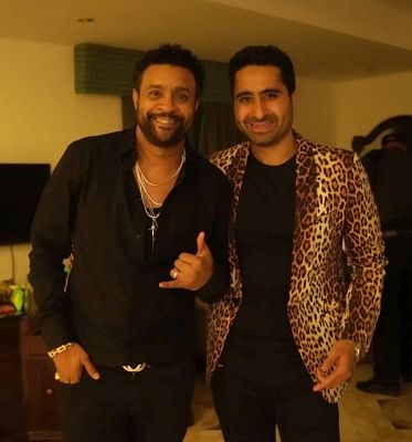 Globally popular singer-DJ Shaggy, known for hit tracks "Oh Carolina", "Boombastic" and "Angel", made a quiet visit to India, and jammed with DJ Khushi.