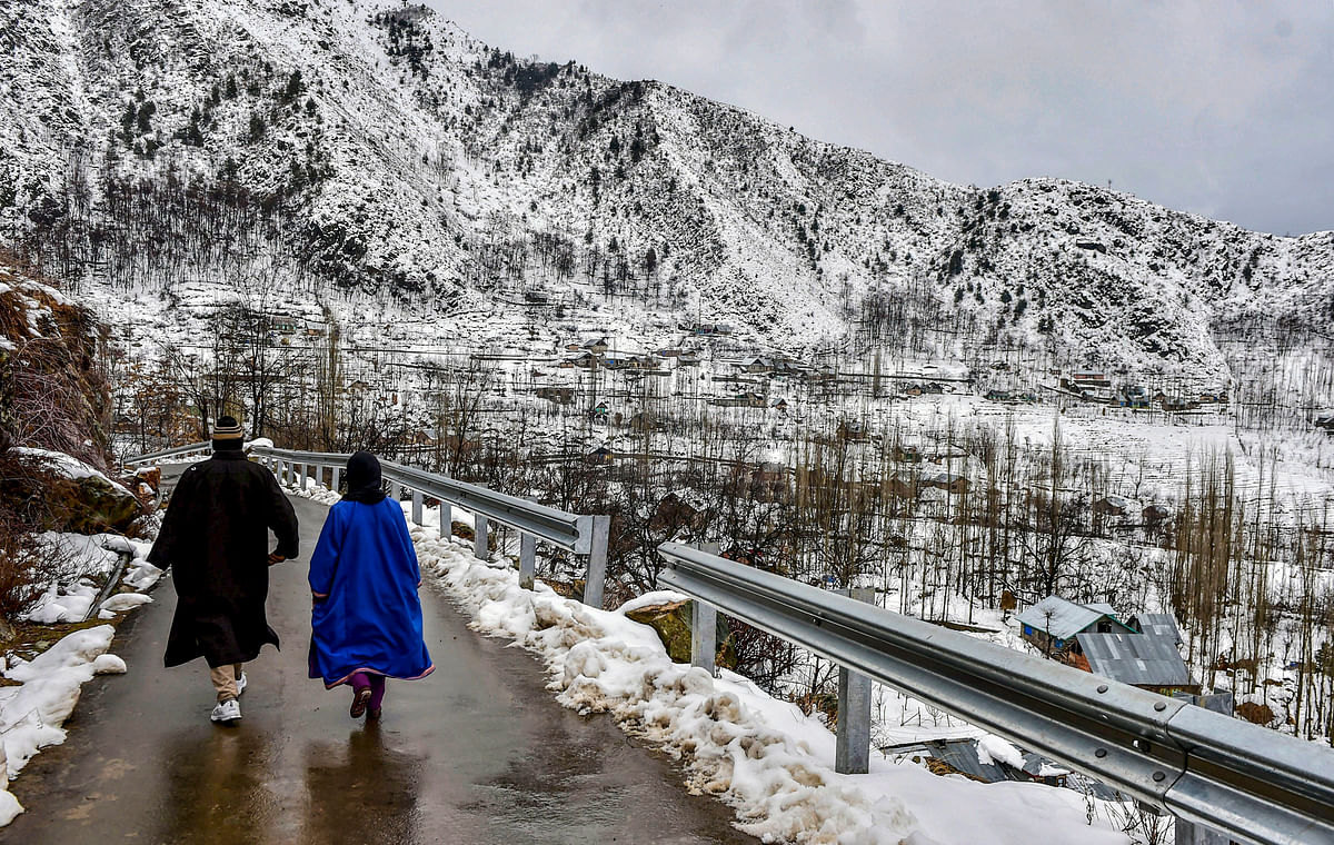 A fresh bout of snowfall covered the higher reaches of Jammu & Kashmir, Uttarakhand and Himachal Pradesh.