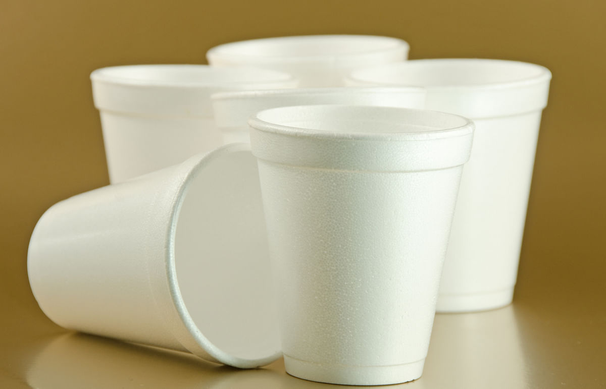 In 2004, Lalu Prasad had introduced kulhads to  give passengers a taste of eco-friendly cups over styrofoam.