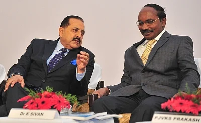 Union MoS Space Jitendra Singh and ISRO Chairman K Sivan at an event in Bengaluru.