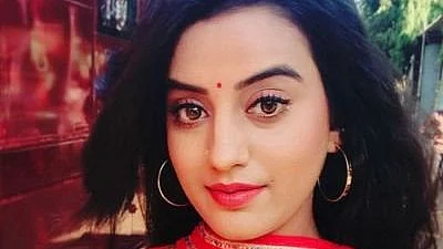 The magnificent Akshara Singh.