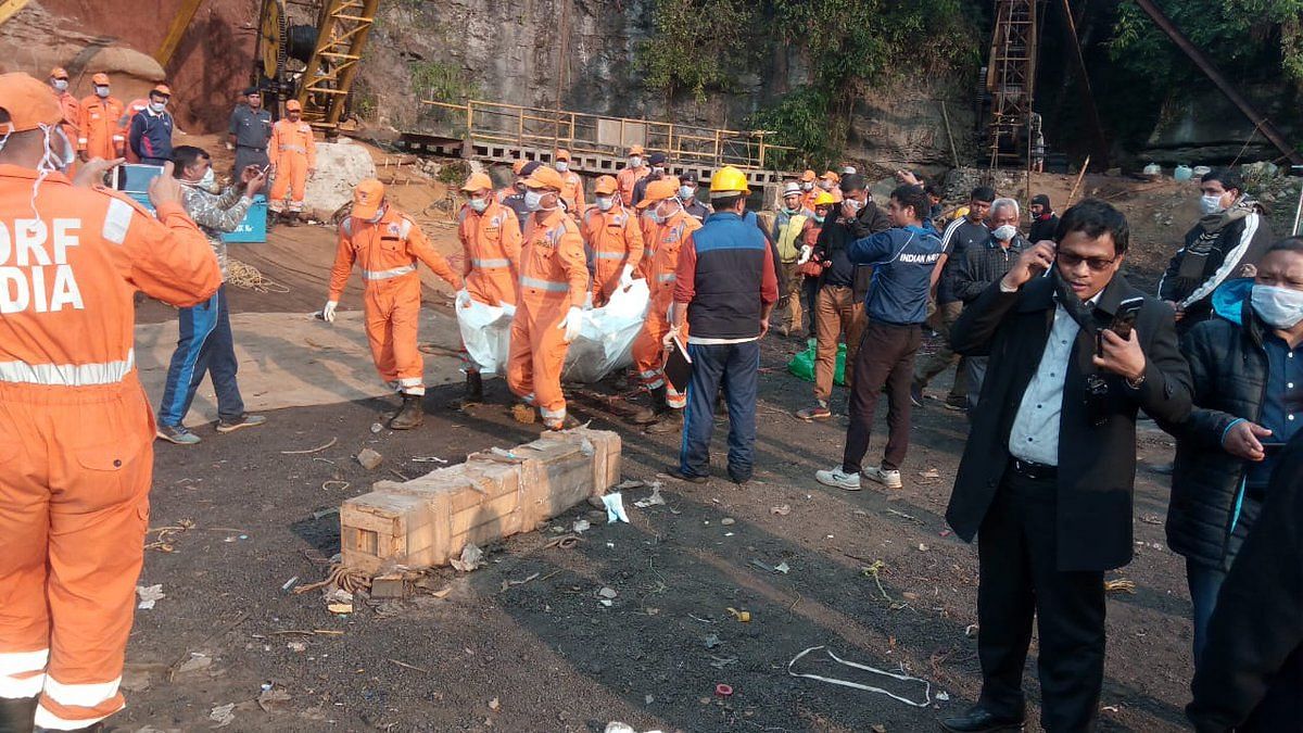 The Indian Navy recovers body of trapped Meghalaya miner. 