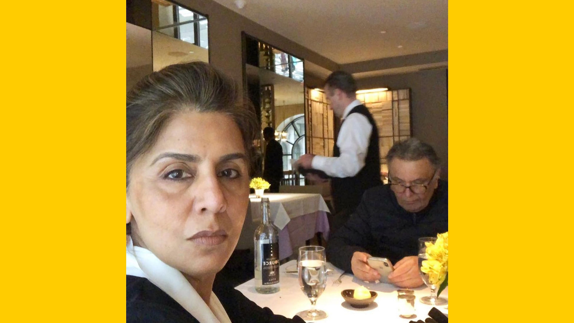 Neetu and Rishi Kapoor dine together.