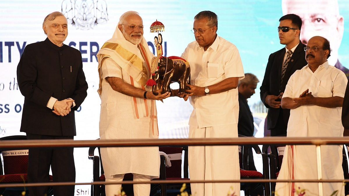 PM Narendra Modi and Kerala CM Pinarayi Vijayan in Kollam, Kerala.