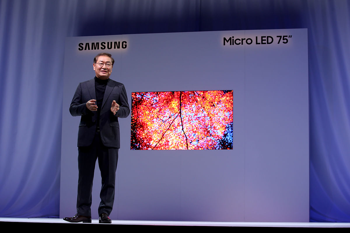 LG showcased its first rollable TV, while Samsung had a lot to show at the event which starts on 8 January. 