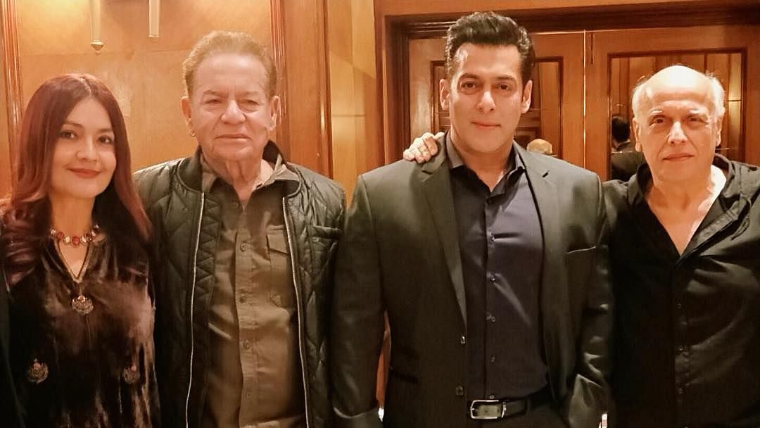 Pooja Bhatt, Salim Khan, Salman Khan and Mahesh Bhatt.