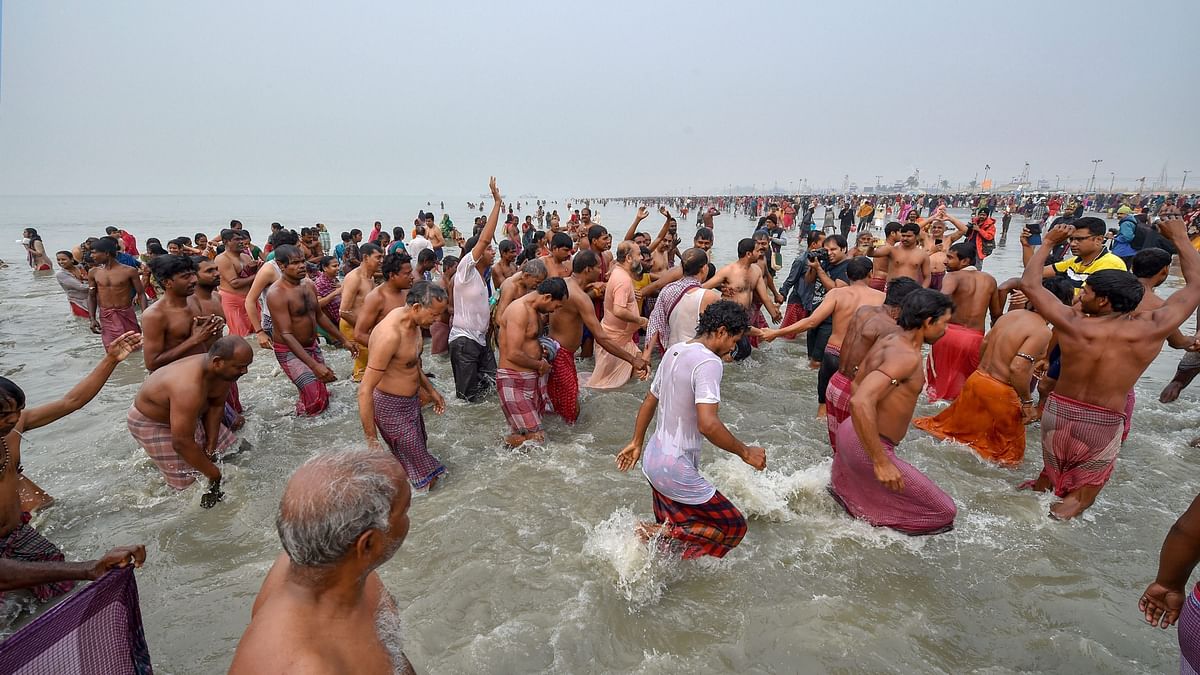 30 Lakh Devotees Celebrate Makar Sankranti by Taking Holy Dip in Gangasagar