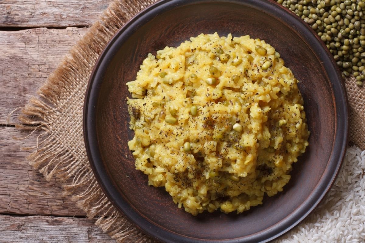 This Makar Sankranti, treat your body with a healthy bowl of khichdi.