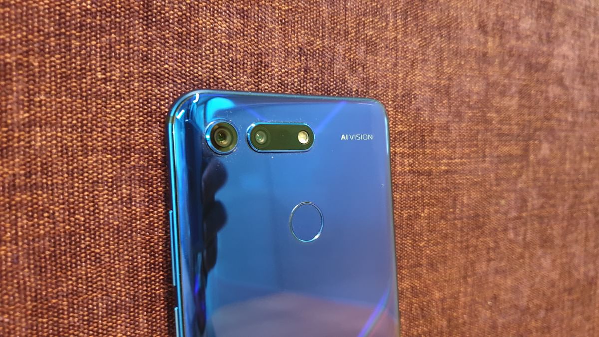 The Honor View 20 comes with a powerful processor, good camera and a big battery to go with it.