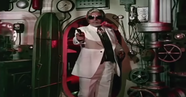 Kader Khan as Supremo in <i>Parvarish.</i>
