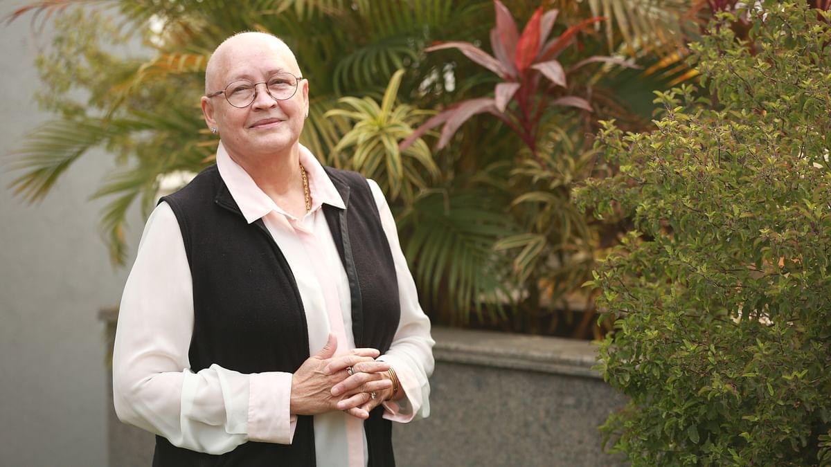 Nafisa Ali, along with her doctor, shares her experiences of chemotherapy, pain and the battle with peritoneal caner