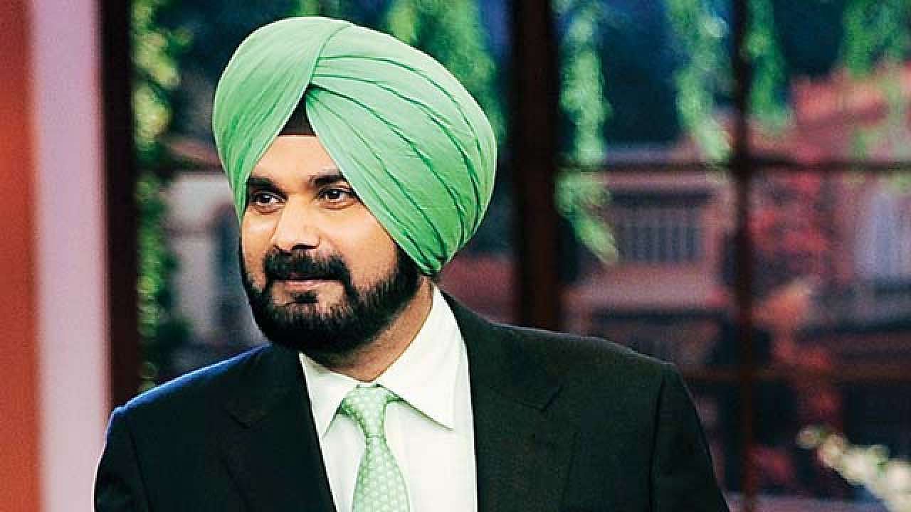 <div class="paragraphs"><p>Punjab Congress chief Navjot Singh Sidhu invited both his newly appointed advisors – Pyare Lal Garg and Malwinder Mali – to his residence on Monday, 23 August, after their remarks on Jammu and Kashmir prompted <a href="https://www.thequint.com/news/politics/punjab-cm-amarinder-singh-warns-sidhus-advisors#read-more">condemnation</a> from Chief Minister Amarinder Singh.</p></div>
