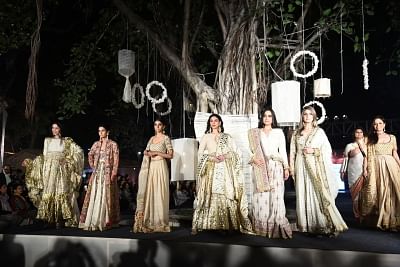 Fashion designers, actors celebrate 100 years of Khadi