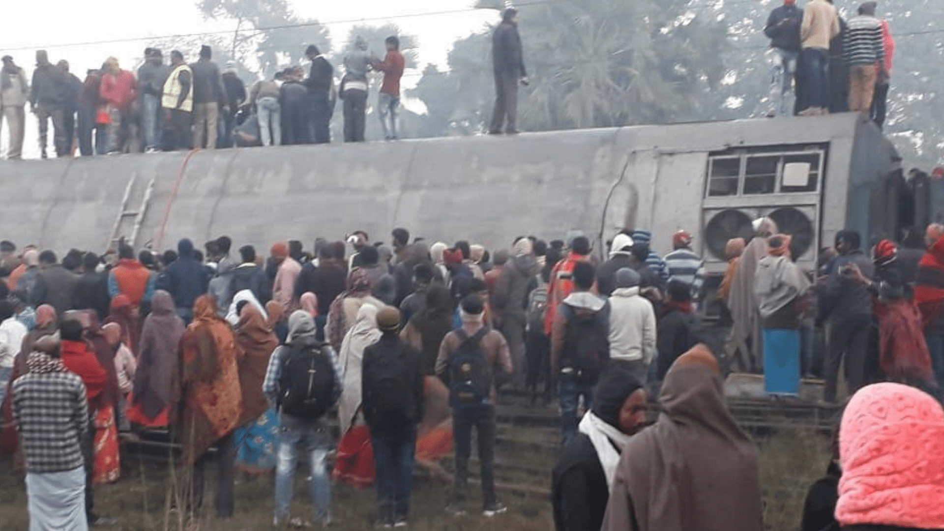 Nine coaches of the Delhi-bound Seemanchal Express derailed in Vaishali district of Bihar on Sunday morning.