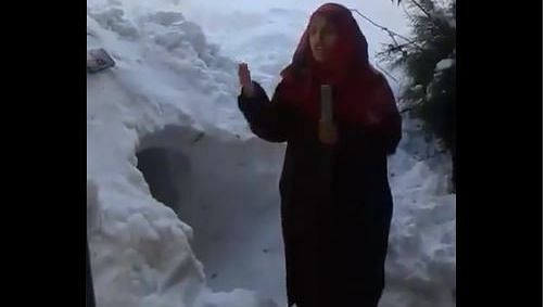 Kashmiri School Girl Reports on Snowfall From Shopian, Wins Hearts