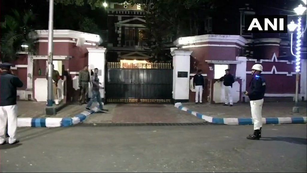 A CBI team had reached the residence of the Kolkata Police chief on Sunday.&nbsp;