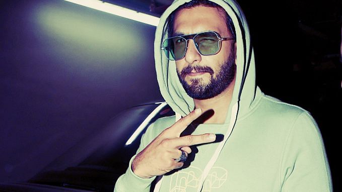Ranveer Singh spotted at the airport amidst <i>Gully Boy</i> promotions.