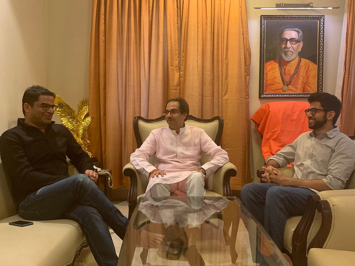 JD(U) Vice President met Shiv Sena chief Uddhav Thackeray and Aditya Thacekray at Matoshree today