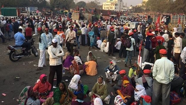 1 lakh farmers are marching from Nashik to Mumbai to press for demands.