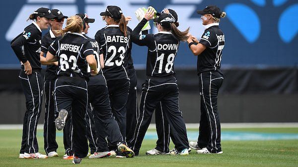 The White Ferns chased down the target of 150 in 29.2.