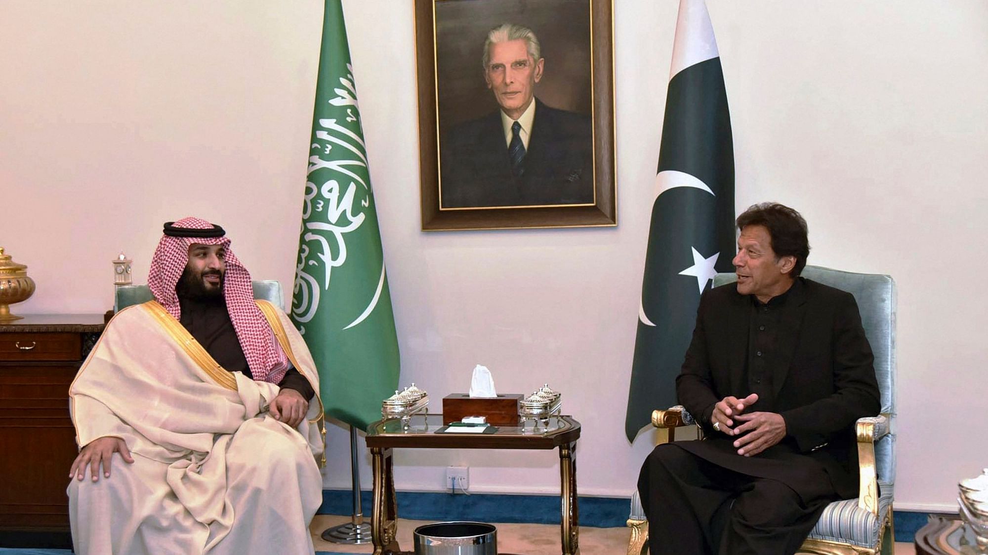 Saudi Arabia’s powerful Crown Prince Mohammed bin Salman (L) and Pakistan PM Imran Khan (R).