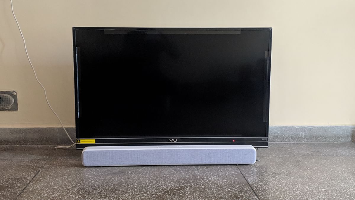 For Rs 5,000 the Mi Soundbar lets you play music or enhance the audio movies from mobile and TV, even the old ones.