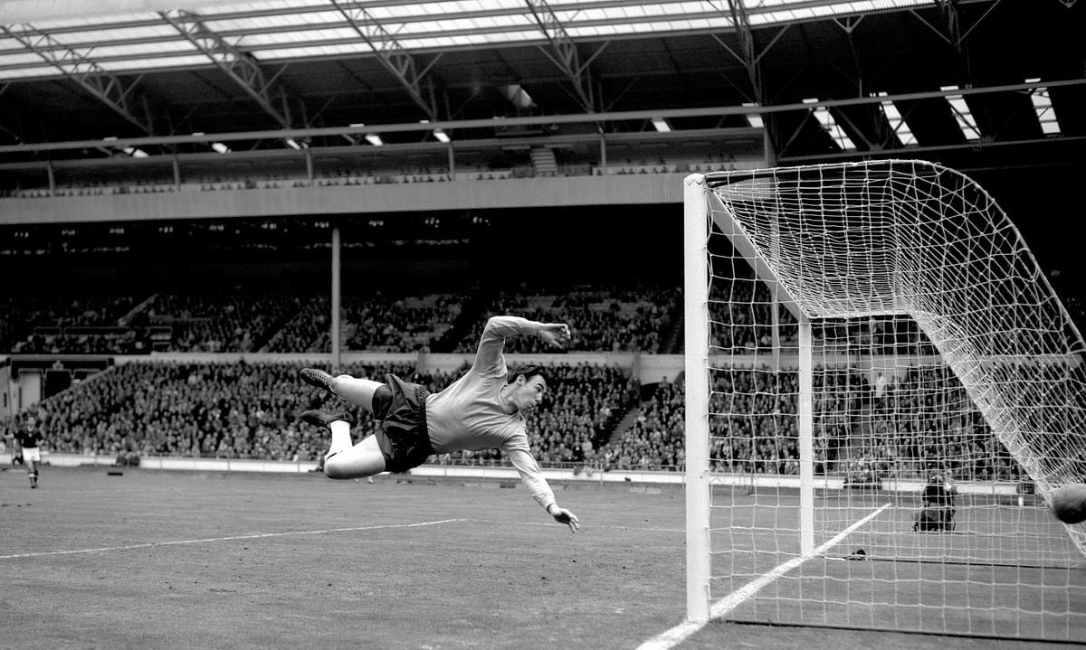 Gordon Banks, the World Cup-winning England goalkeeper has died. He was 81.
