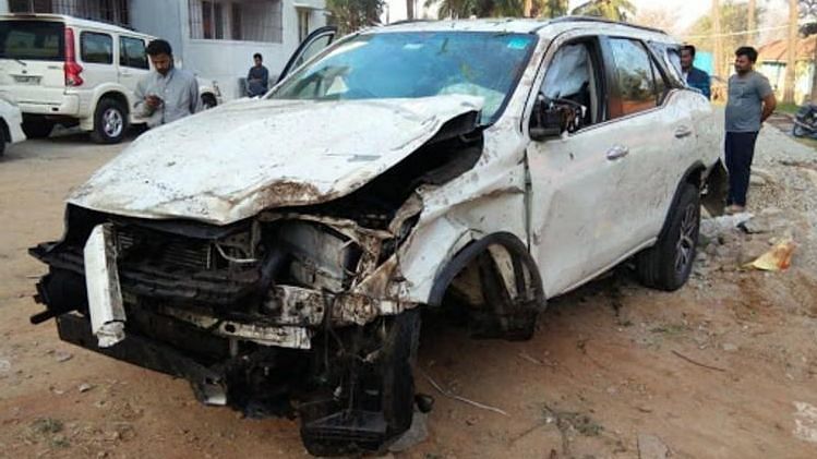 Though reports stated that CT Ravi was driving the car in an inebriated state, Karnataka BJP has claimed he was not behind the wheel.