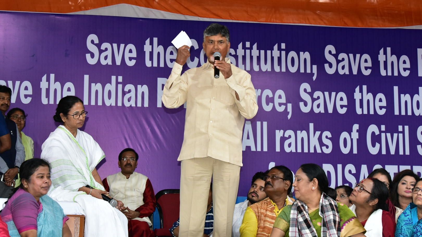 Andhra Pradesh CM Chandrababu Naidu with Mamata Banerjee in Kolkata.&nbsp;