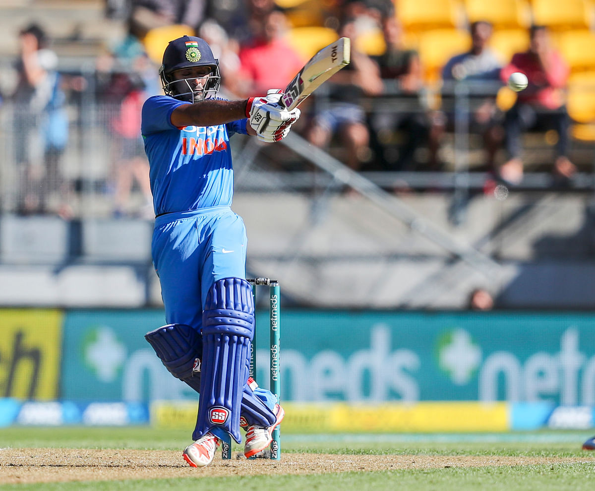 In their last overseas ODI before the World Cup, India beat New Zealand by 35 runs to win the five-match series 4-1.