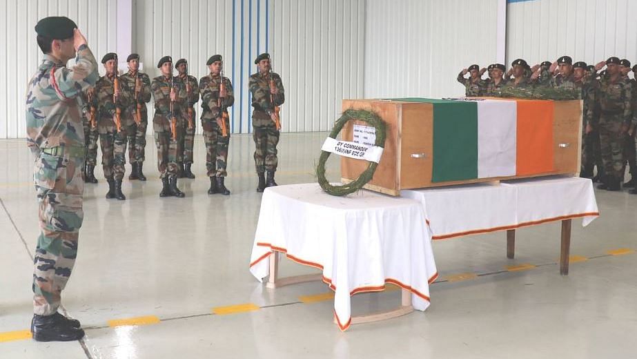 The last rites of Army jawan Rakesh Kumar, who was killed in an avalanche near Shipki La.
