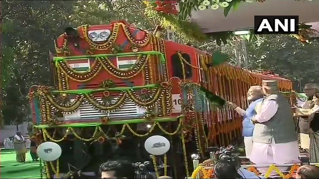 Prime Minister Narendra Modi flags off an electric locomotive converted from diesel in Varanasi.&nbsp;